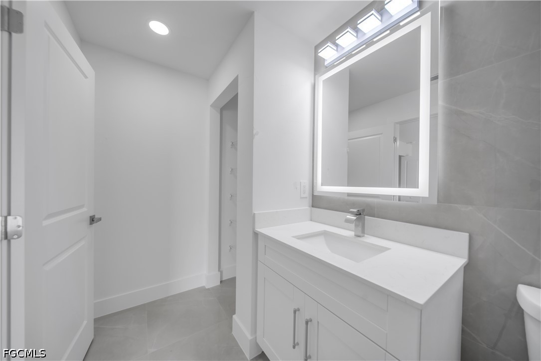 6 Bed Duplex for Sale in Lehigh Estates, photo 23