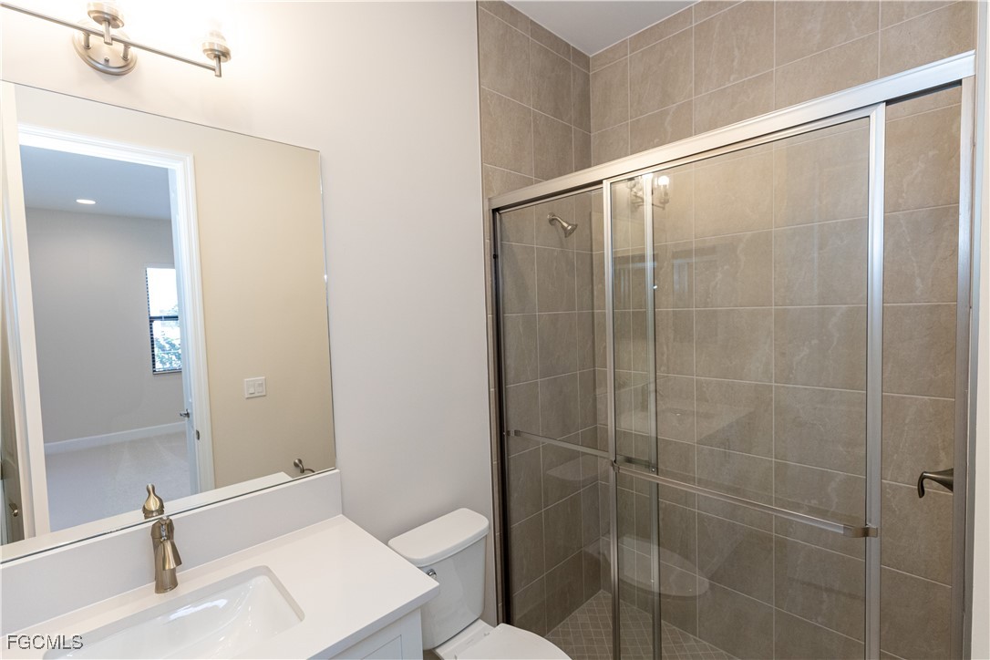 3 Bed SingleFamilyResidence for Sale in Valencia Harbor, FL — photo 24