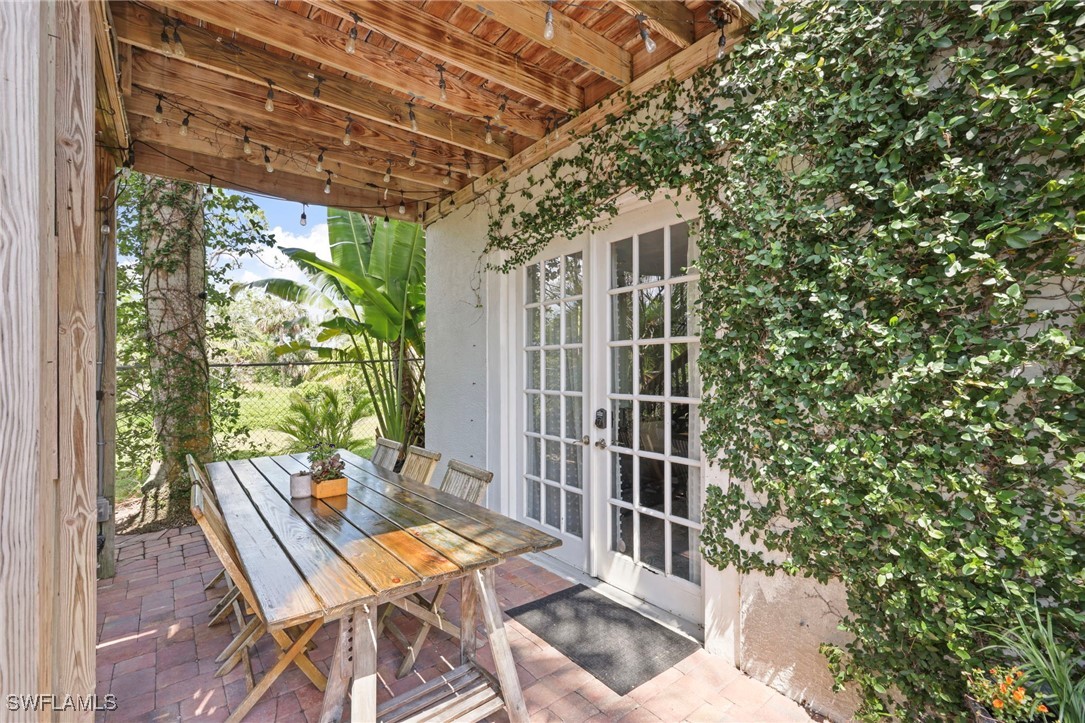 2 Bed SingleFamilyResidence for Sale in Naples, photo 24