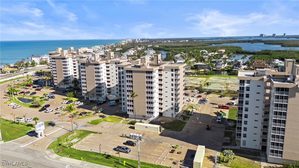 1 Bed Waterfront Home for Sale in Beach And Tennis Club, photo 24