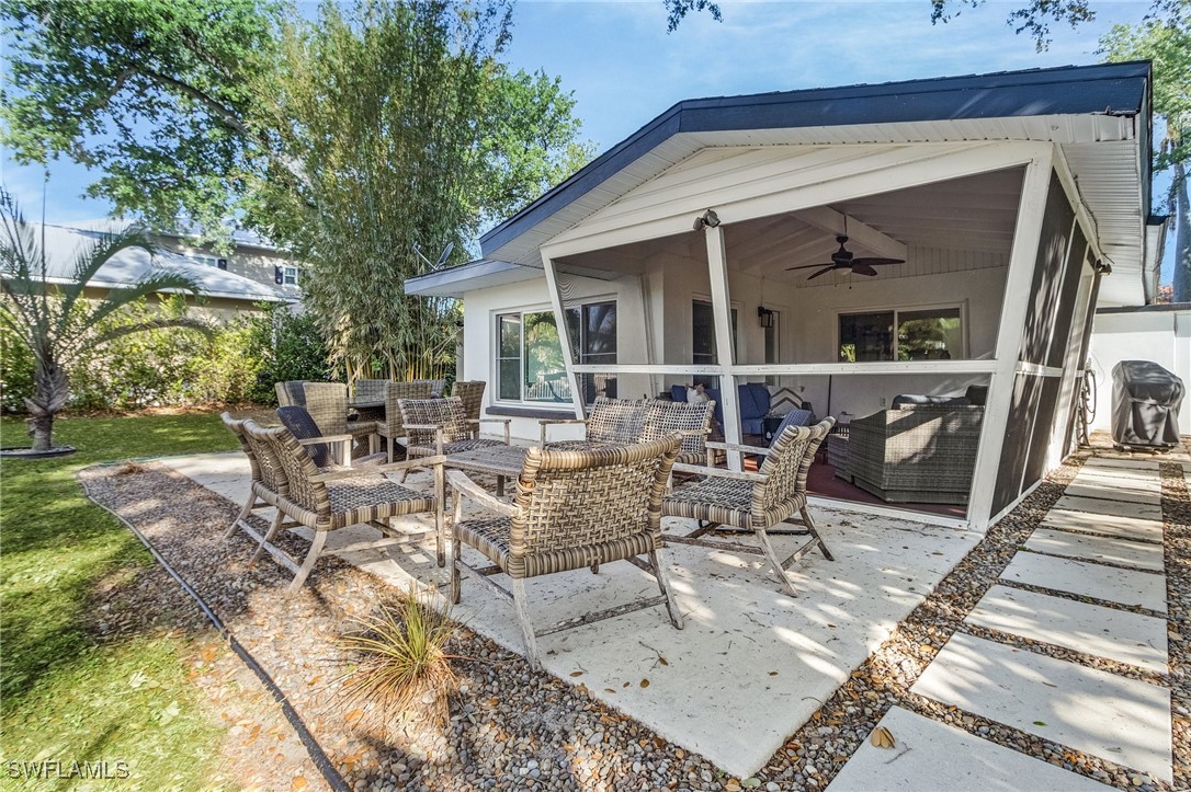 2 Bed Waterfront Home for Sale in Fort Myers, photo 24