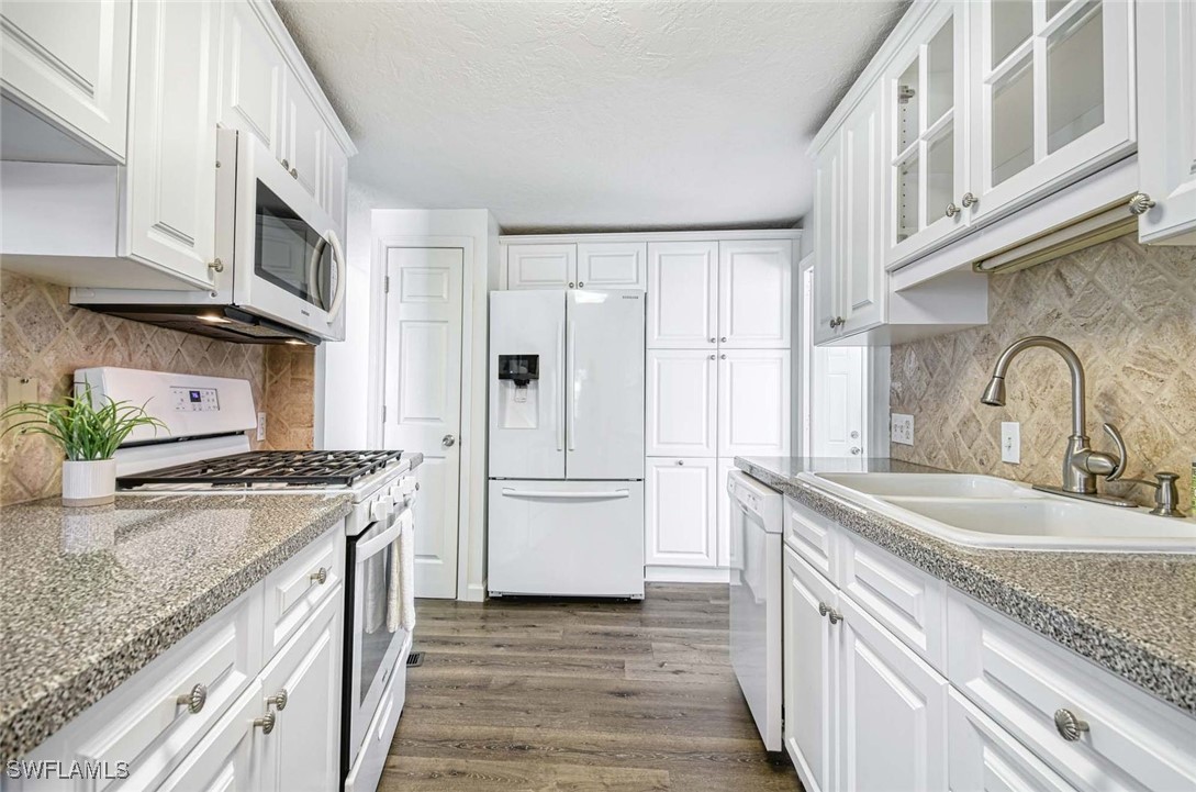 2 Bed ManufacturedHome for Sale in Naples, FL, $295,000 — photo 24