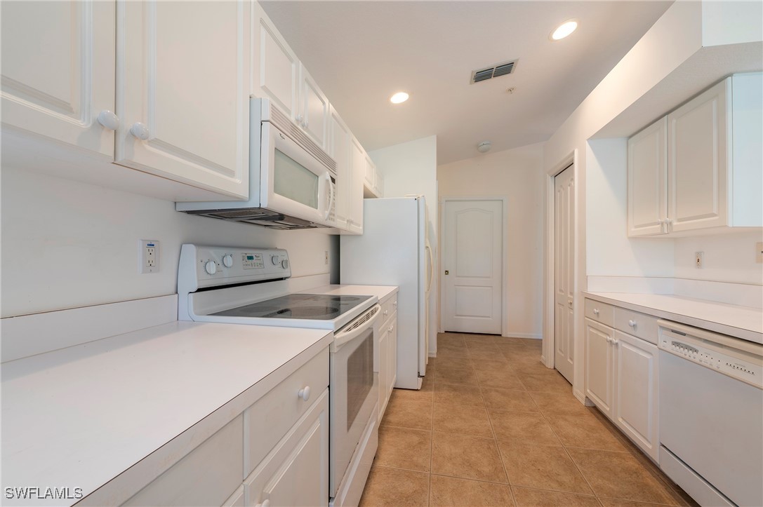 3 Bed Condominium for Sale in Dover Place, photo 24