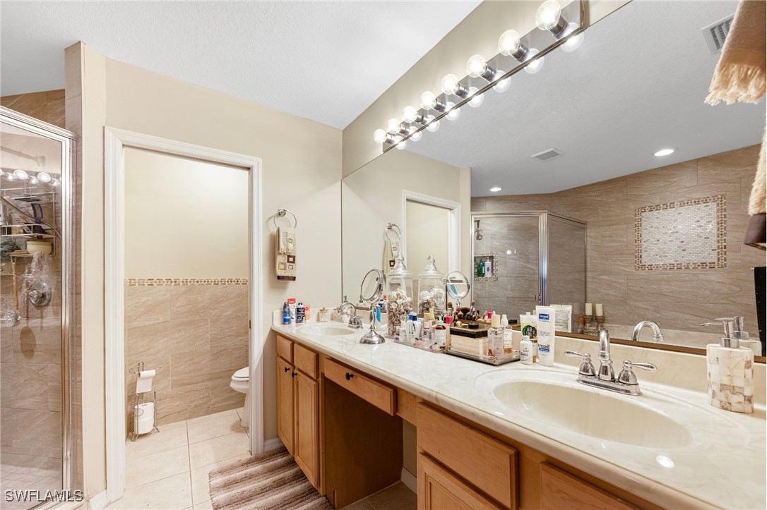 3 Bed Townhouse for Sale in Colonnade At Forum, FL, $299,000 — photo 24
