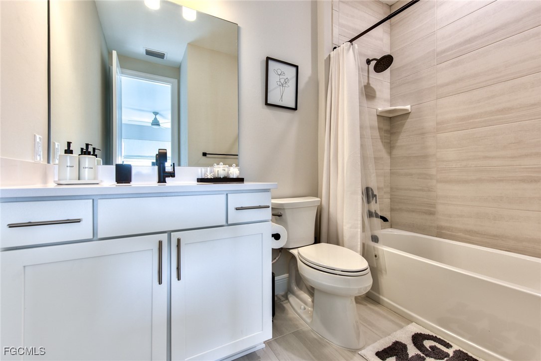 4 Bed SingleFamilyResidence for Sale in Estero, photo 24