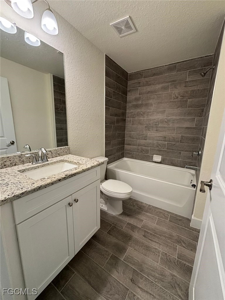 4 Bed SingleFamilyResidence for Sale in Lehigh Acres, photo 24