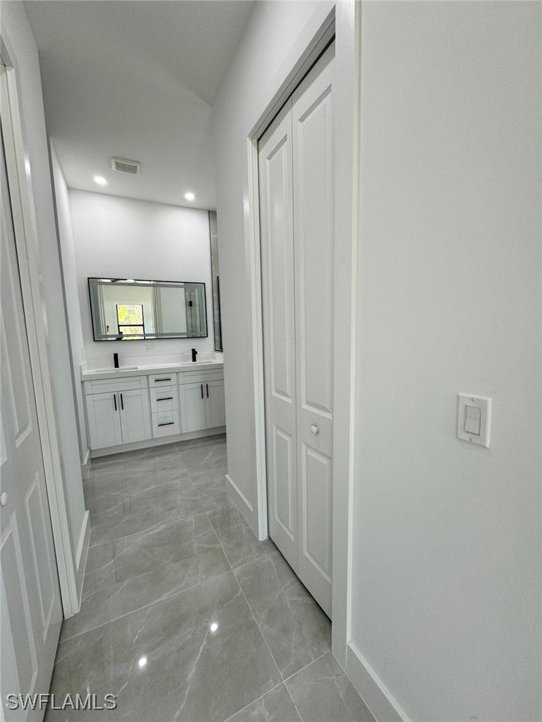 4 Bed SingleFamilyResidence for Sale in Lehigh Acres, photo 24