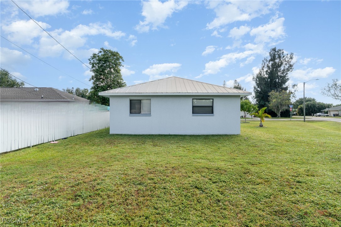 3 Bed SingleFamilyResidence for Sale in Fort Myers, photo 24