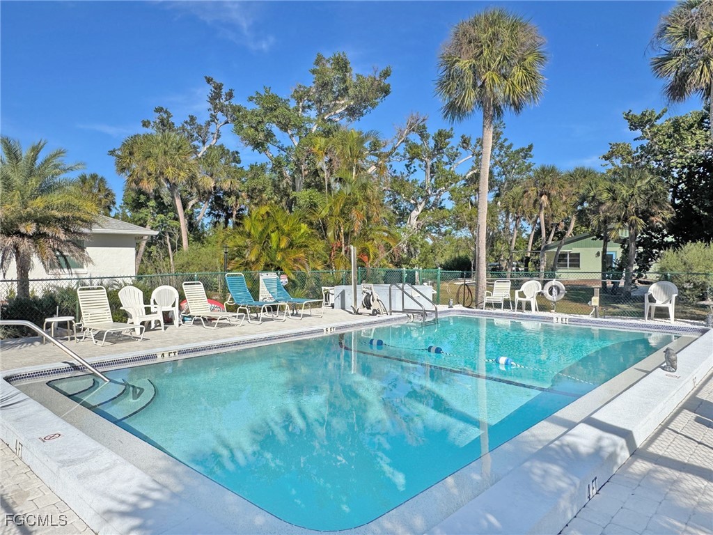 1 Bed Duplex for Sale in Sanibel Shores, photo 24