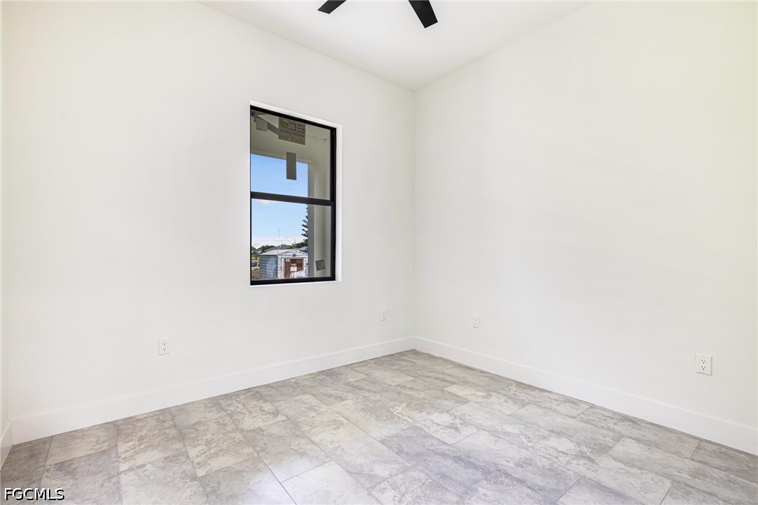 3 Bed SingleFamilyResidence for Sale in Lehigh Acres, photo 24
