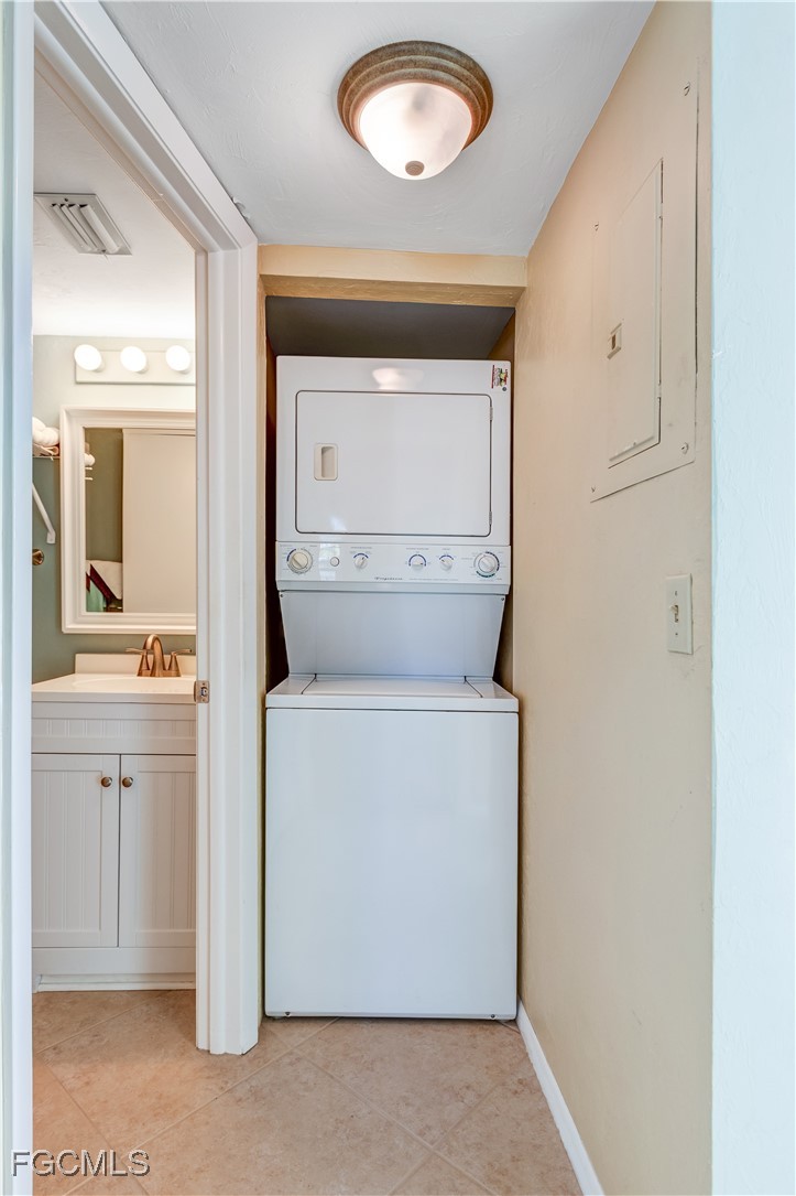2 Bed Condominium for Sale in Fort Myers Beach, FL, $324,900 — photo 24
