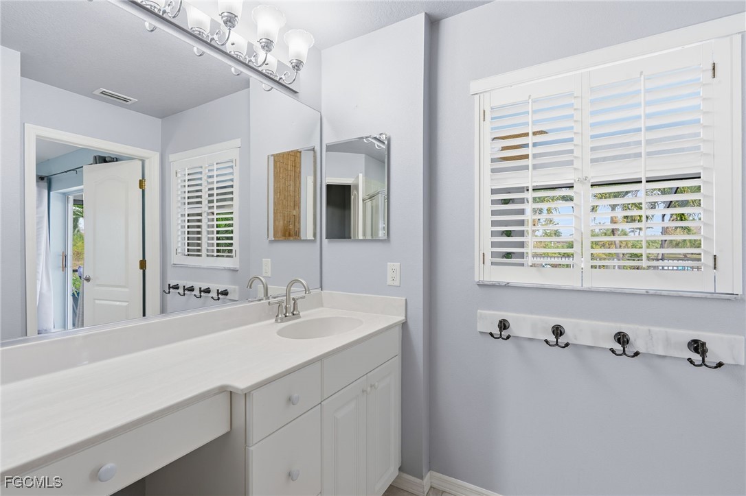 3 Bed Pool Home for Sale in Cape Coral, photo 24
