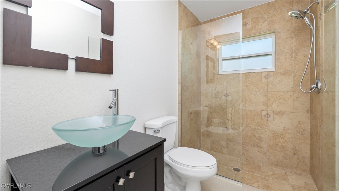 6 Bed Pool Home for Sale in Naples, FL, $1,000,000 — photo 24