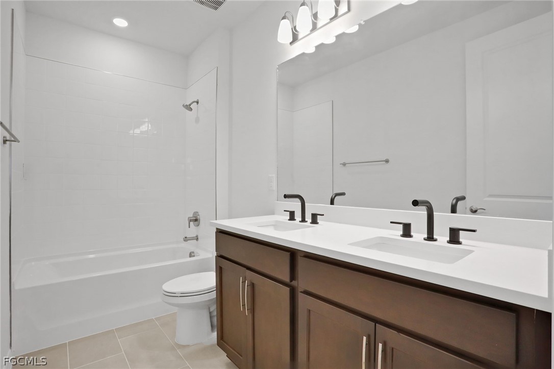 4 Bed SingleFamilyResidence for Sale in Turnleaf, photo 24