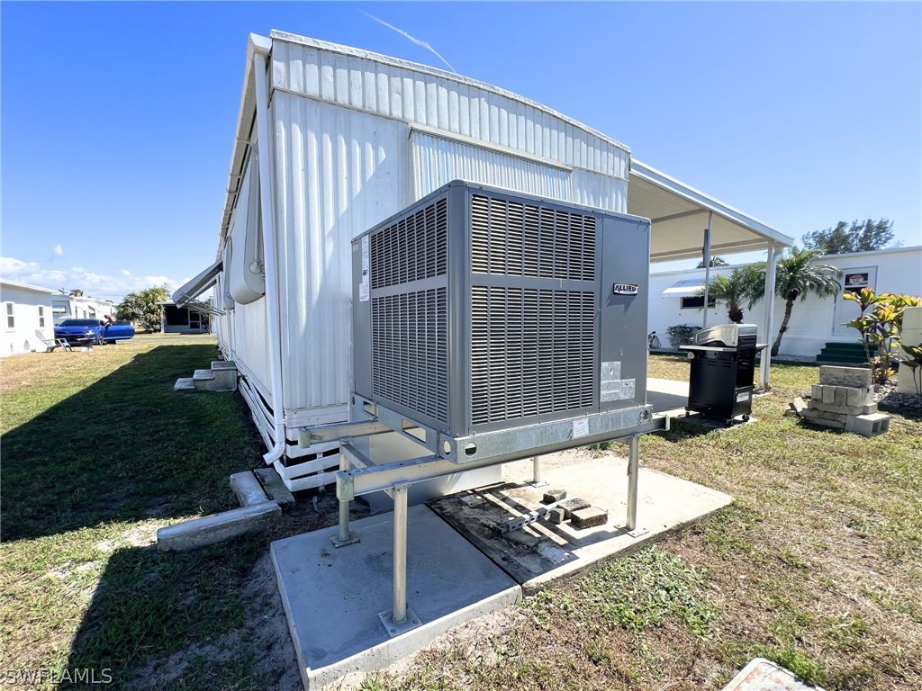 2 Bed ManufacturedHome for Sale in Naples, FL, $105,000 — photo 24