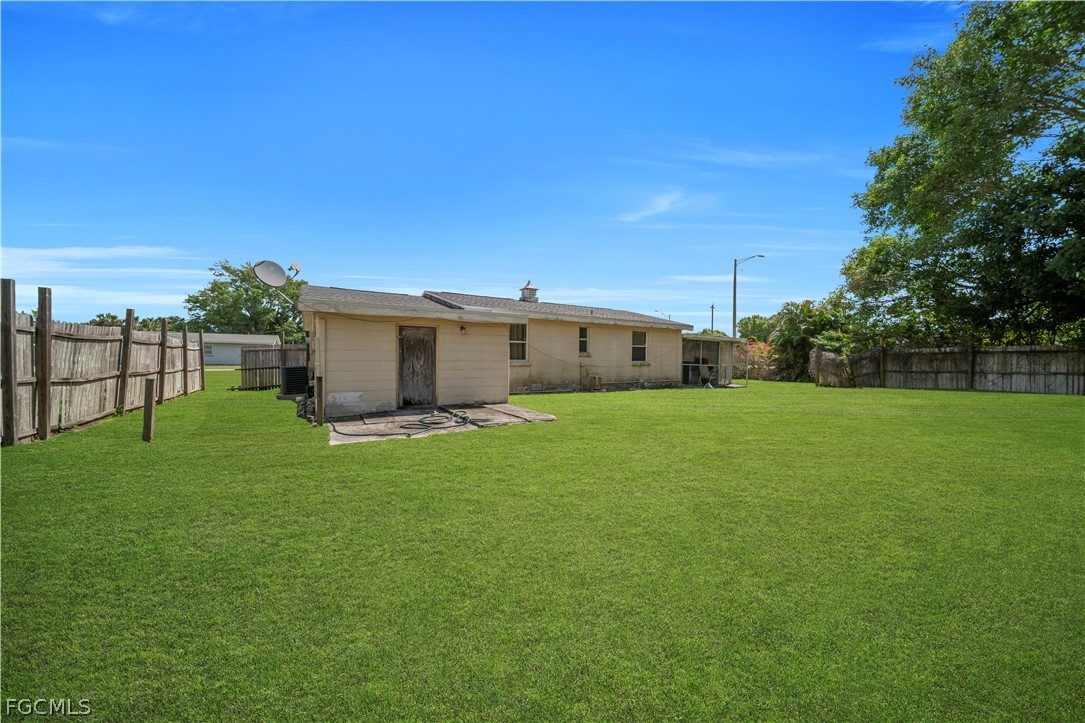 3 Bed SingleFamilyResidence for Sale in North Fort Myers, photo 24
