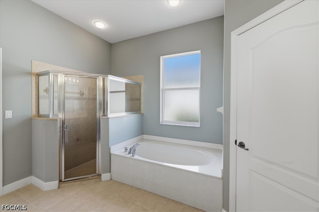 4 Bed SingleFamilyResidence for Sale in Stoneybrook, photo 24