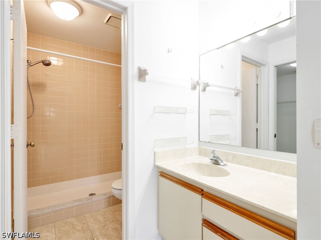 2 Bed Waterfront Home for Sale in Naples, photo 24