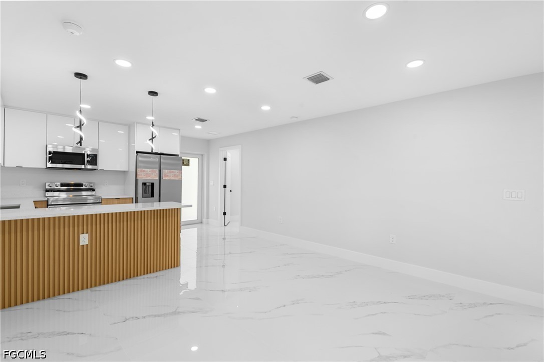 3 Bed SingleFamilyResidence for Sale in Lehigh Acres, photo 24