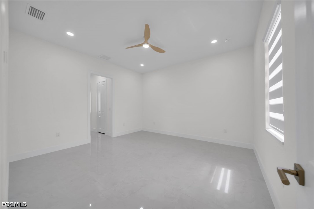 4 Bed SingleFamilyResidence for Sale in Lehigh Acres, photo 24