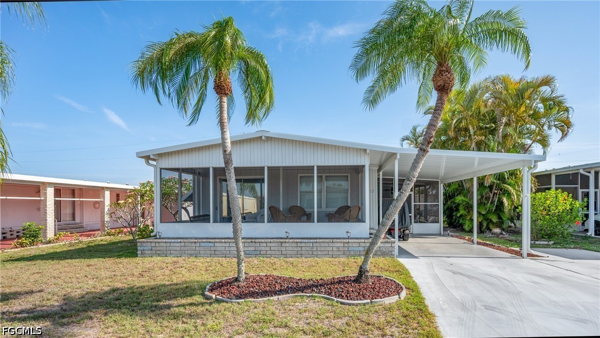 2 Bed ManufacturedHome for Sale in North Fort Myers, FL — photo 24