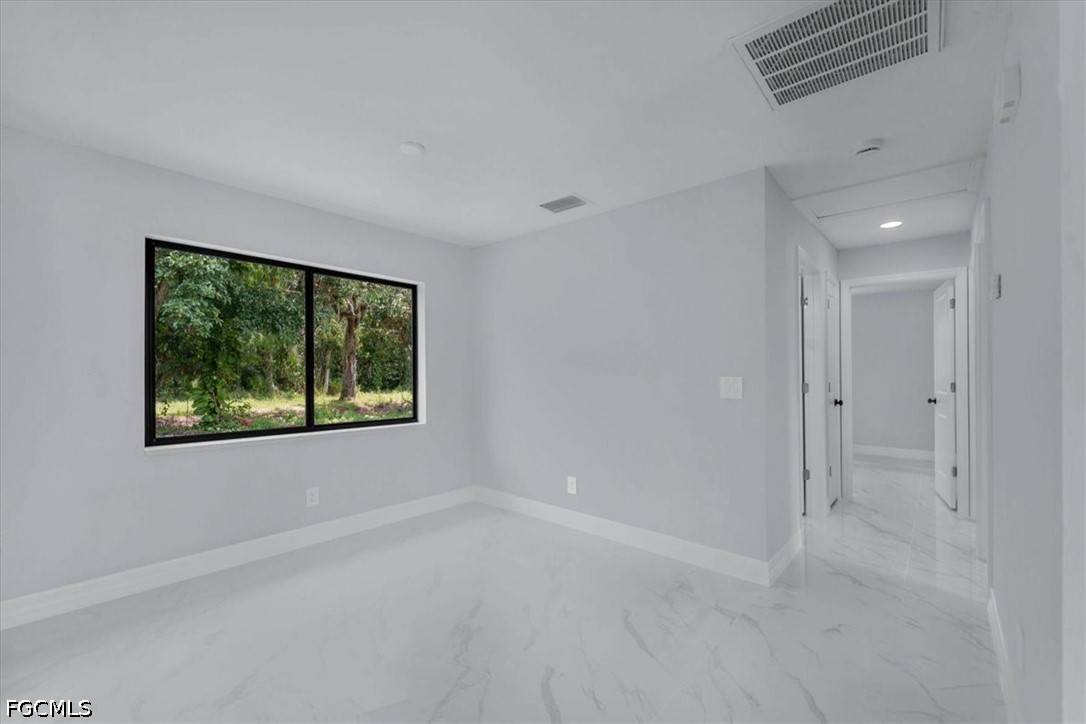 3 Bed SingleFamilyResidence for Sale in Fort Myers, photo 24