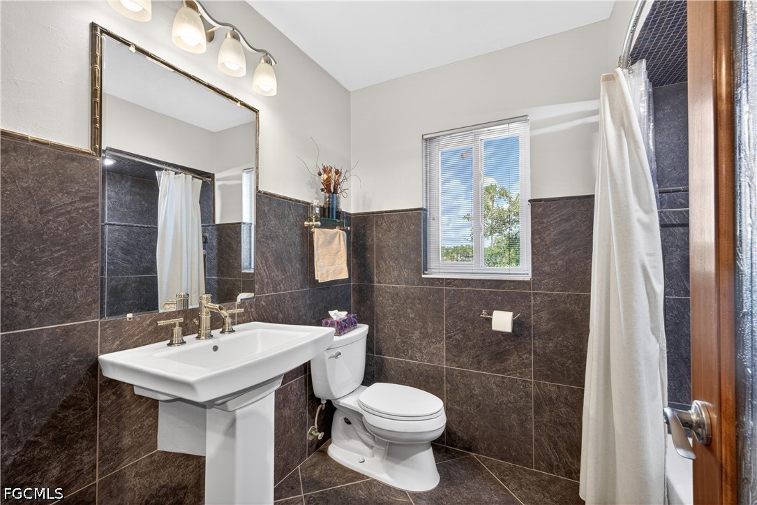 3 Bed Pool Home for Sale in Fort Myers, photo 24