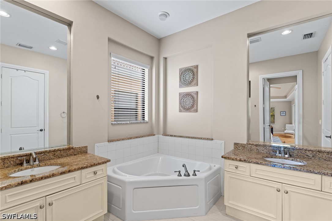 3 Bed SingleFamilyResidence for Sale in Naples, photo 24