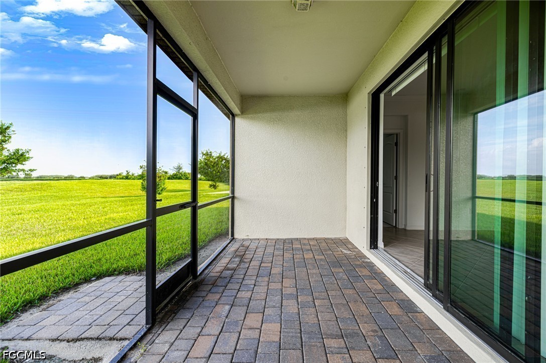 3 Bed SingleFamilyResidence for Sale in Portico, FL — photo 24