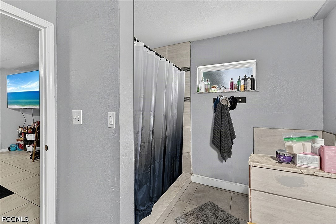 4 Bed SingleFamilyResidence for Sale in Rainbow Groves, photo 24