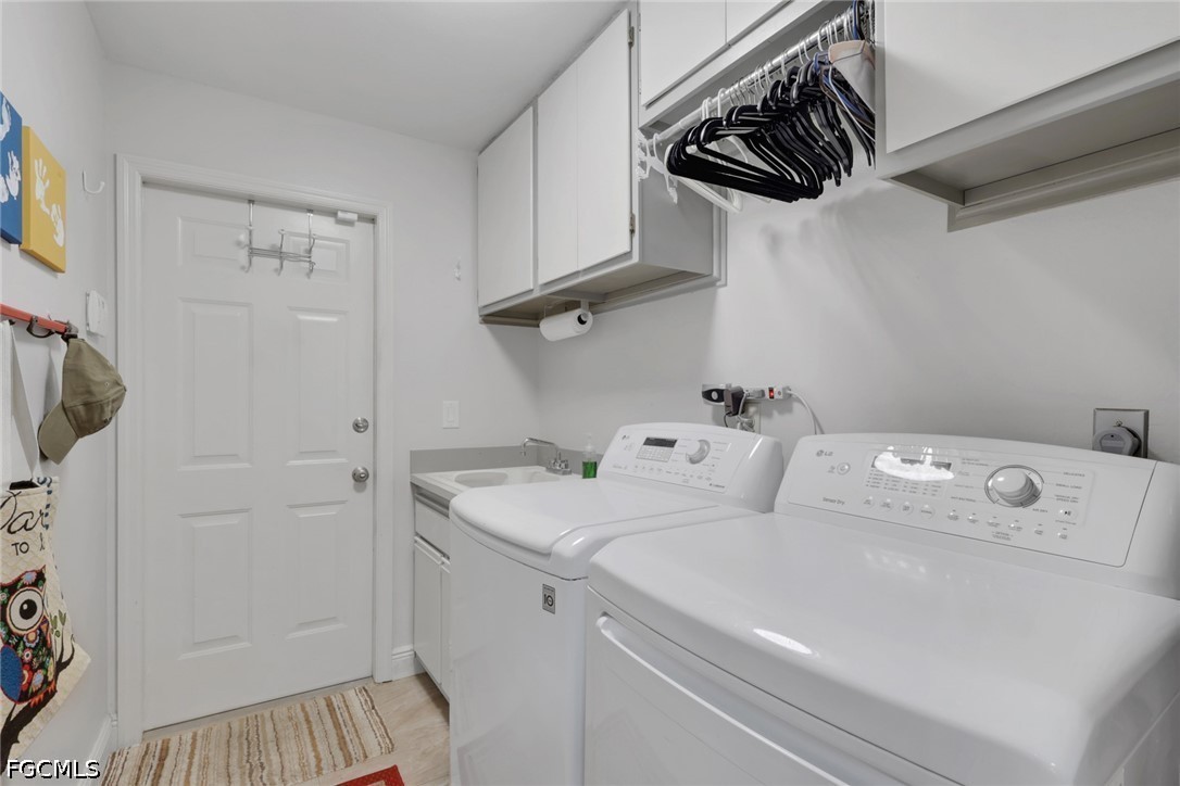 3 Bed Pool Home for Sale in Cape Coral, photo 24