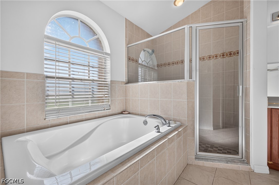 3 Bed Pool Home for Sale in Cape Coral, photo 24