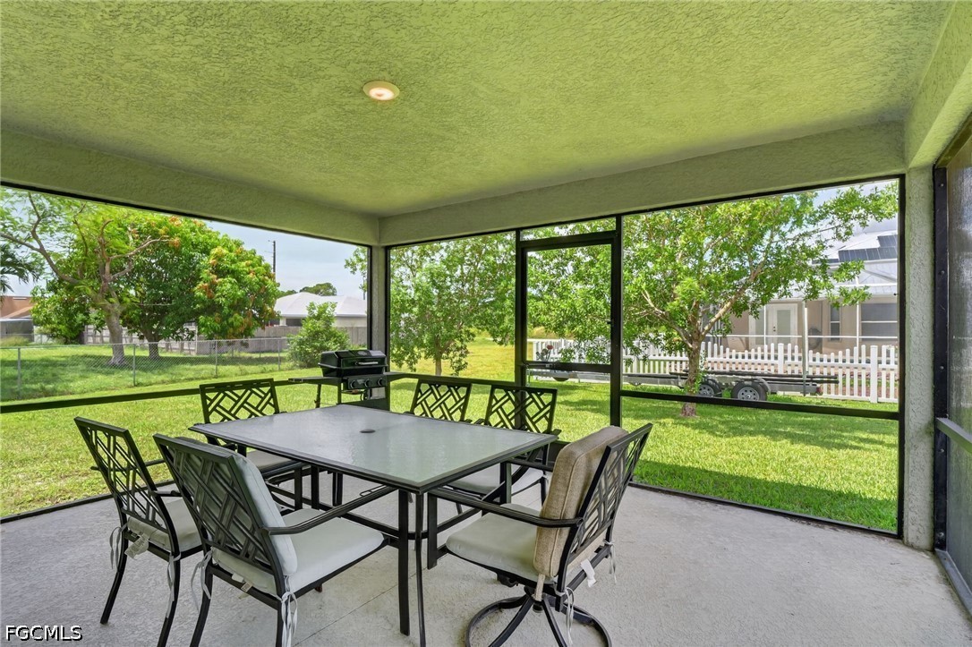 3 Bed SingleFamilyResidence for Sale in Cape Coral, photo 24