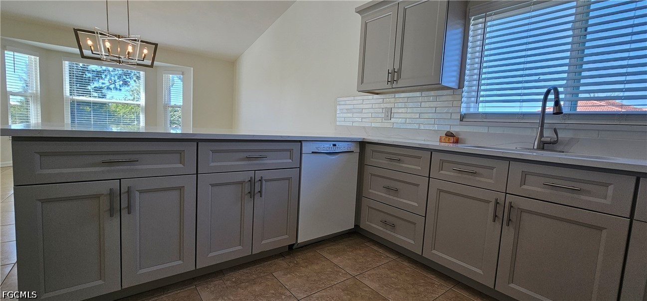 3 Bed Waterfront Home for Sale in Cape Coral, photo 24