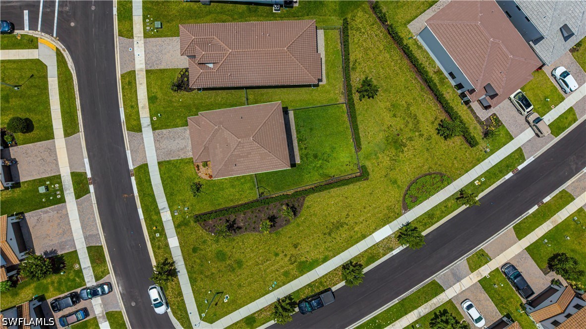 3 Bed SingleFamilyResidence for Sale in Silverwood, FL — photo 24