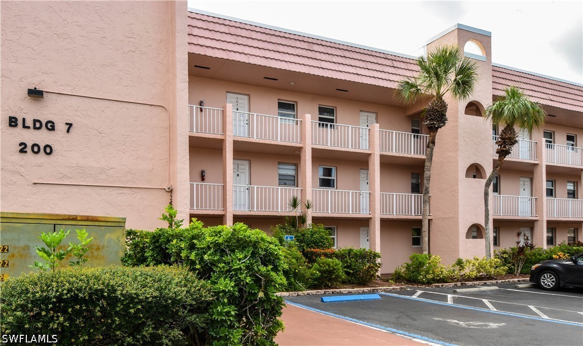 1 Bed Condominium for Sale in Naples, FL, $230,000 — photo 24
