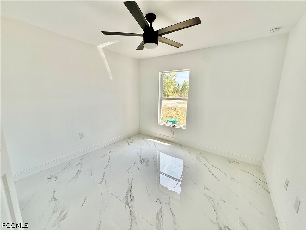 3 Bed SingleFamilyResidence for Sale in Lehigh Acres, photo 24