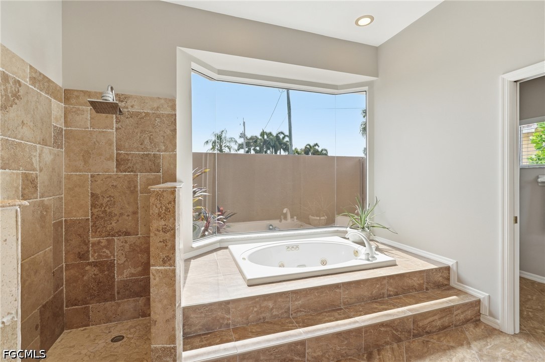 3 Bed Pool Home for Sale in Cape Coral, photo 24