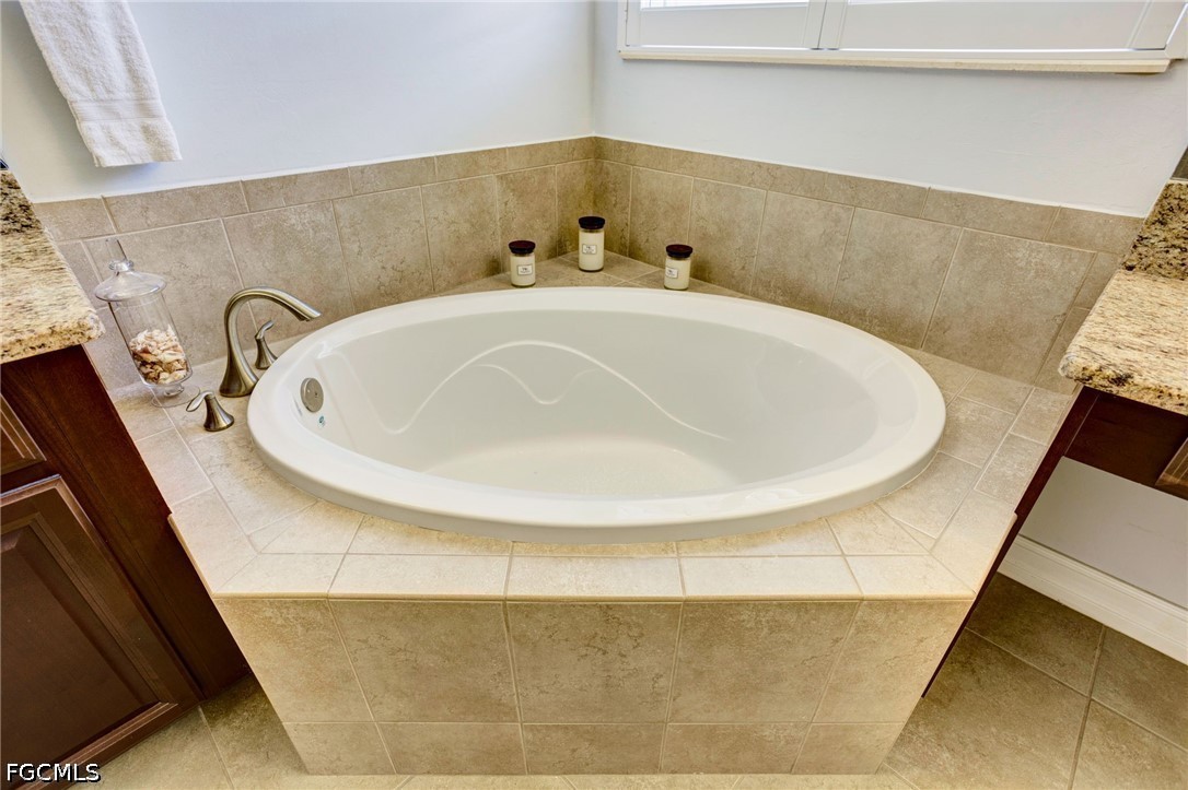 3 Bed SingleFamilyResidence for Sale in North Fort Myers, photo 24