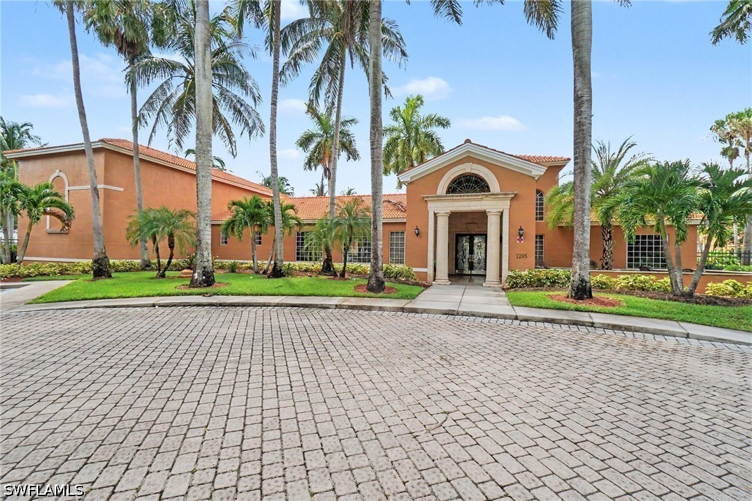 2 Bed Condominium for Sale in Naples, photo 24