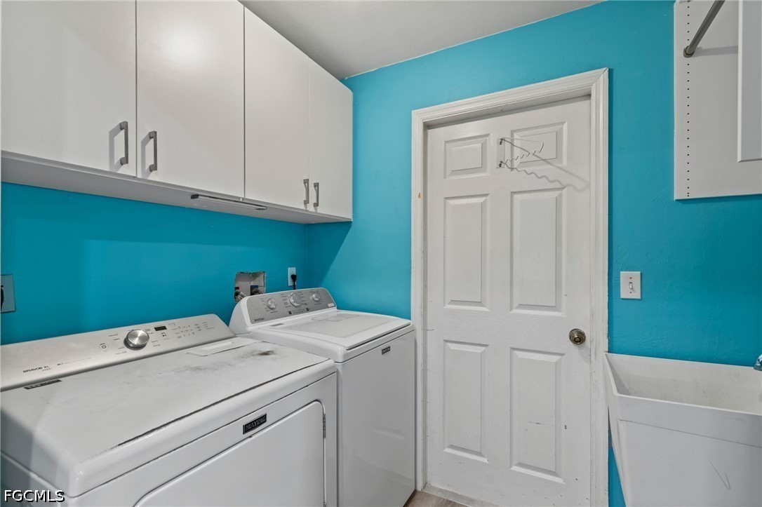 3 Bed SingleFamilyResidence for Sale in Cape Coral, photo 24