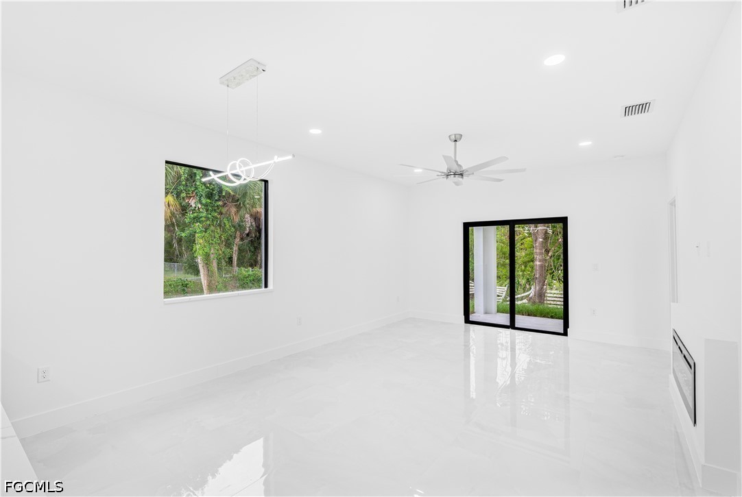 3 Bed SingleFamilyResidence for Sale in Lehigh Acres, photo 24