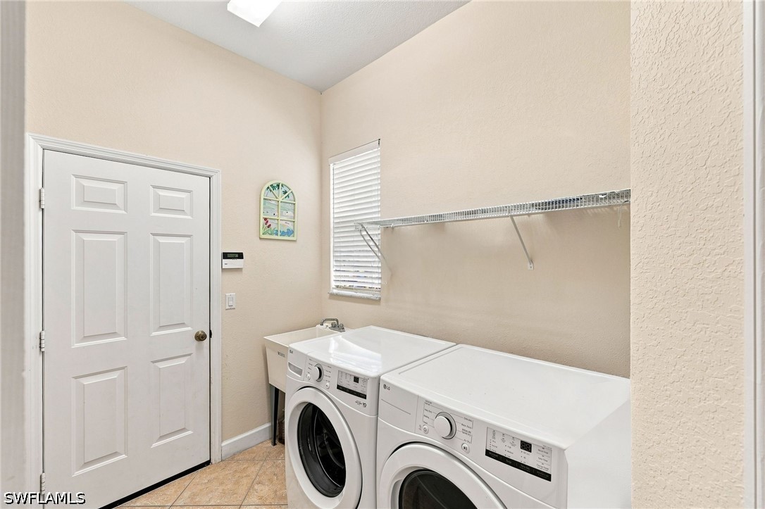 4 Bed Pool Home for Sale in Carlton Lakes, photo 24
