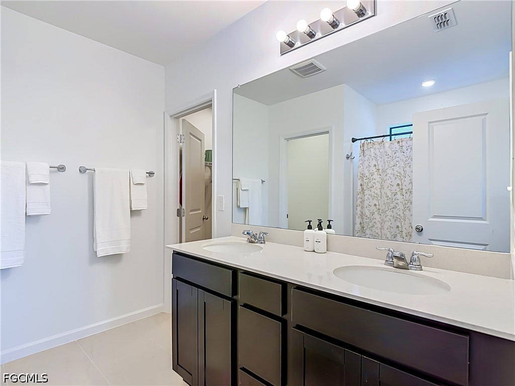 4 Bed SingleFamilyResidence for Sale in Caloosa Cove, photo 24