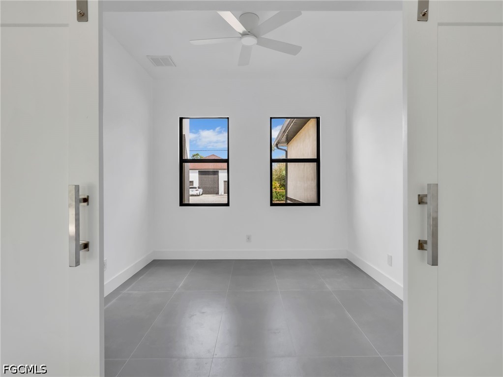 3 Bed SingleFamilyResidence for Sale in East Englewood, photo 24