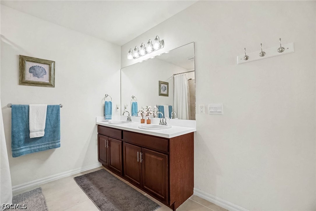 3 Bed SingleFamilyResidence for Sale in Cape Coral, photo 24