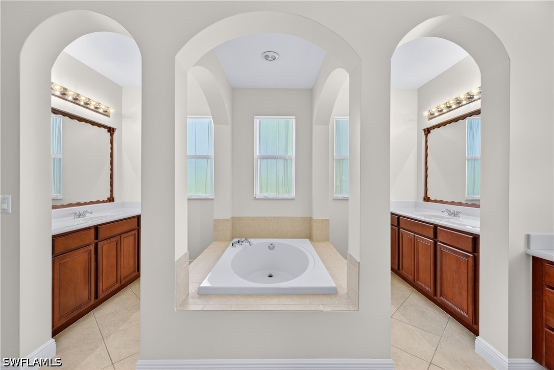 5 Bed Waterfront Home for Sale in Naples, photo 24