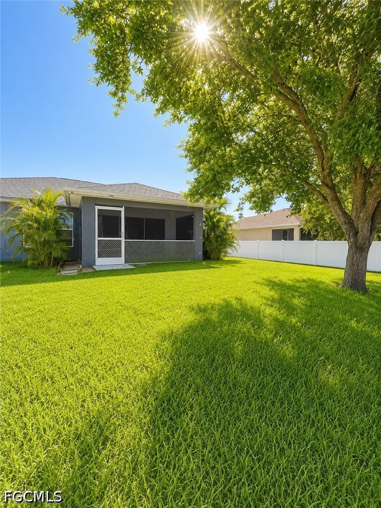 3 Bed SingleFamilyResidence for Sale in Cape Coral, photo 24