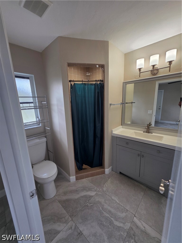 3 Bed Waterfront Home for Sale in Naples, photo 24