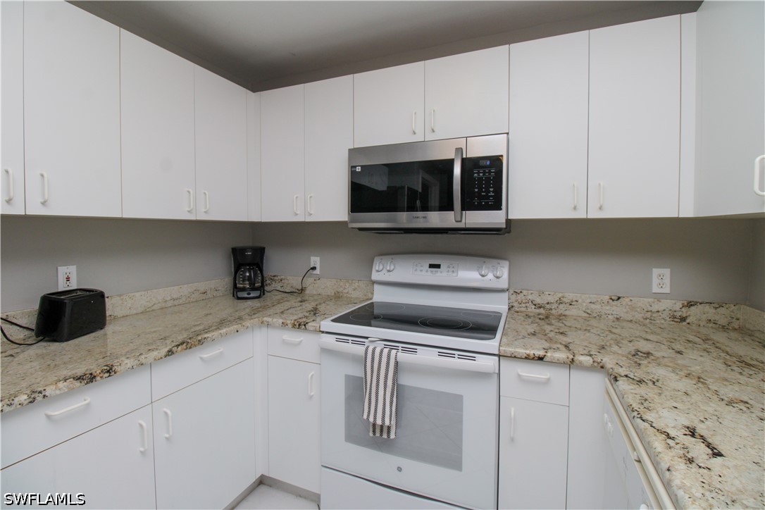 3 Bed Condominium for Sale in Vanderbilt Villas, photo 24